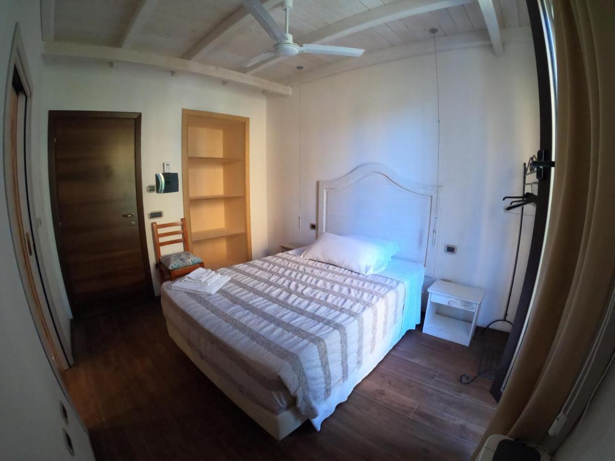 Villa La Conchiglia Rooms Cala Liberotto Exteriör bild