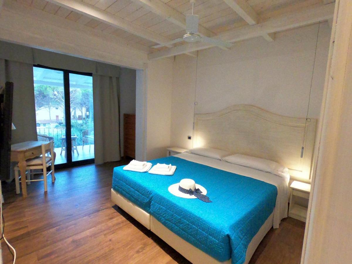 Villa La Conchiglia Rooms Cala Liberotto Exteriör bild