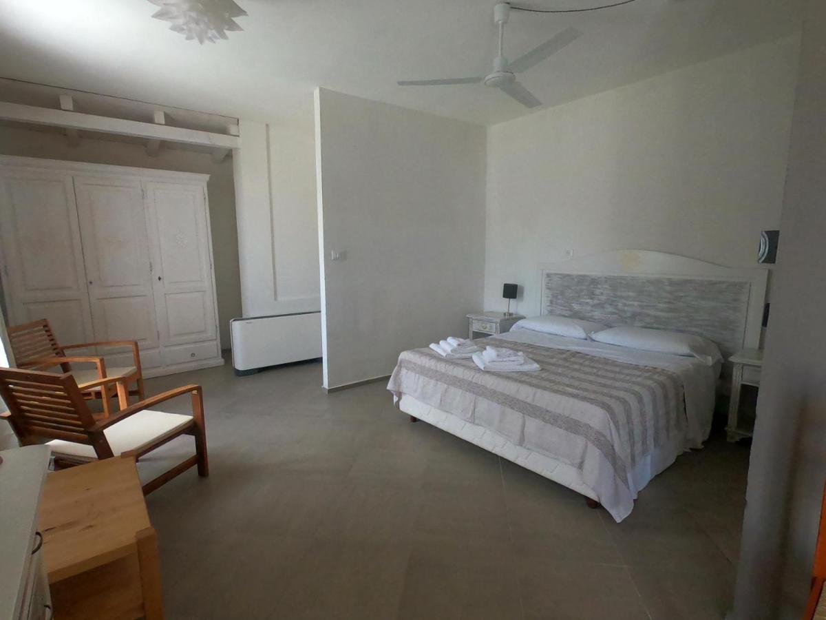 Villa La Conchiglia Rooms Cala Liberotto Exteriör bild