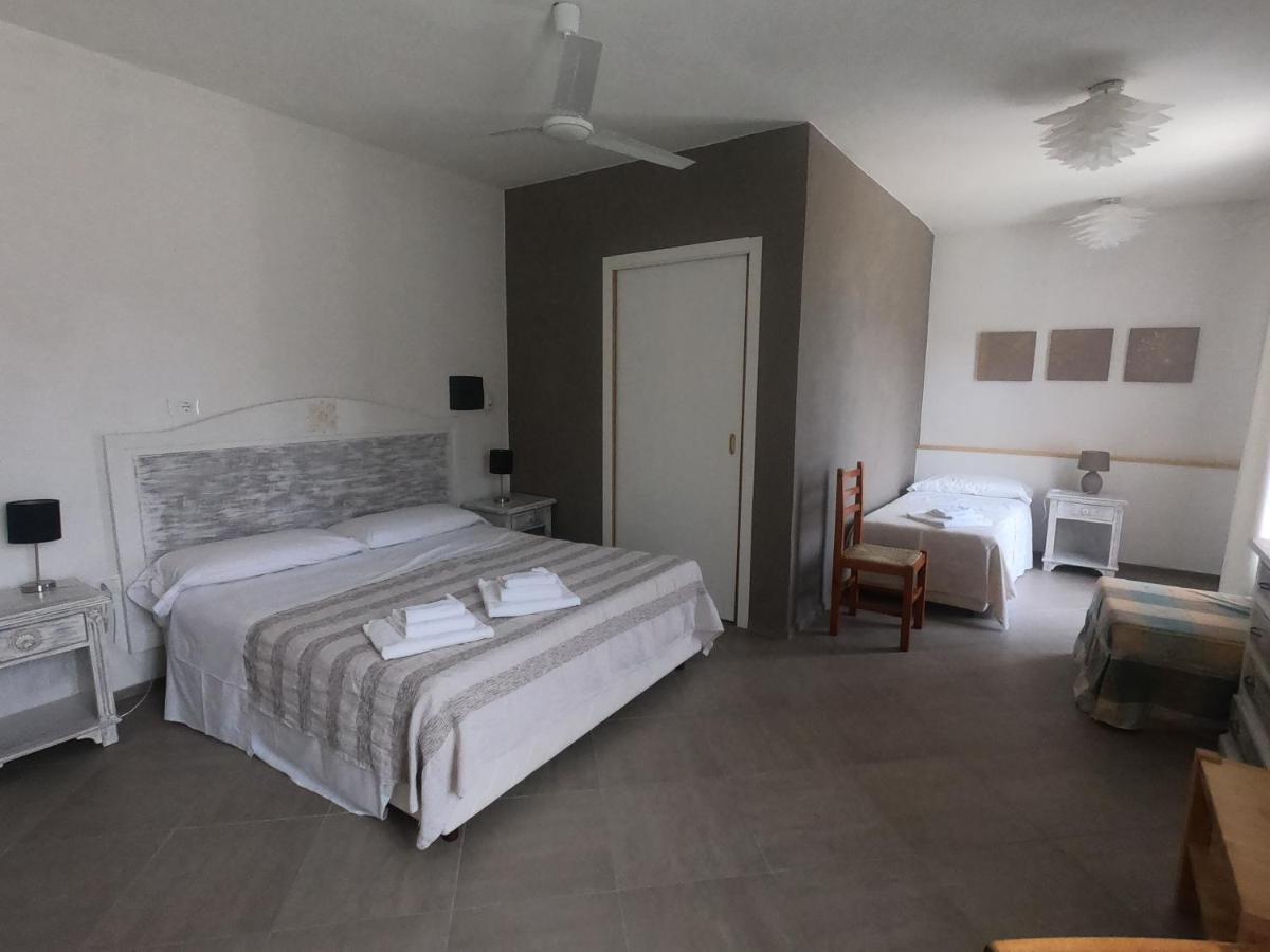Villa La Conchiglia Rooms Cala Liberotto Exteriör bild