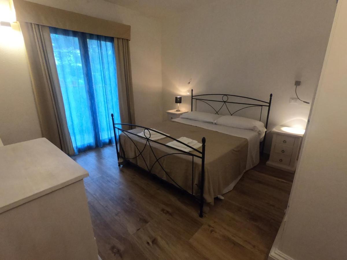 Villa La Conchiglia Rooms Cala Liberotto Exteriör bild