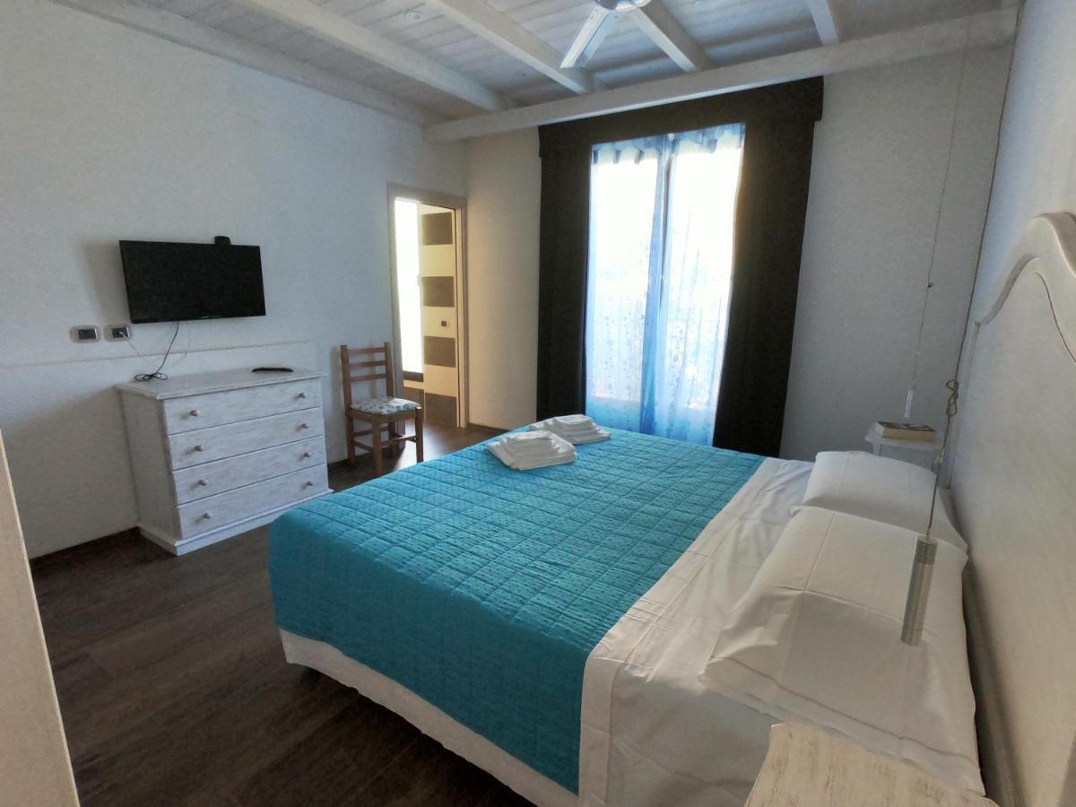 Villa La Conchiglia Rooms Cala Liberotto Exteriör bild