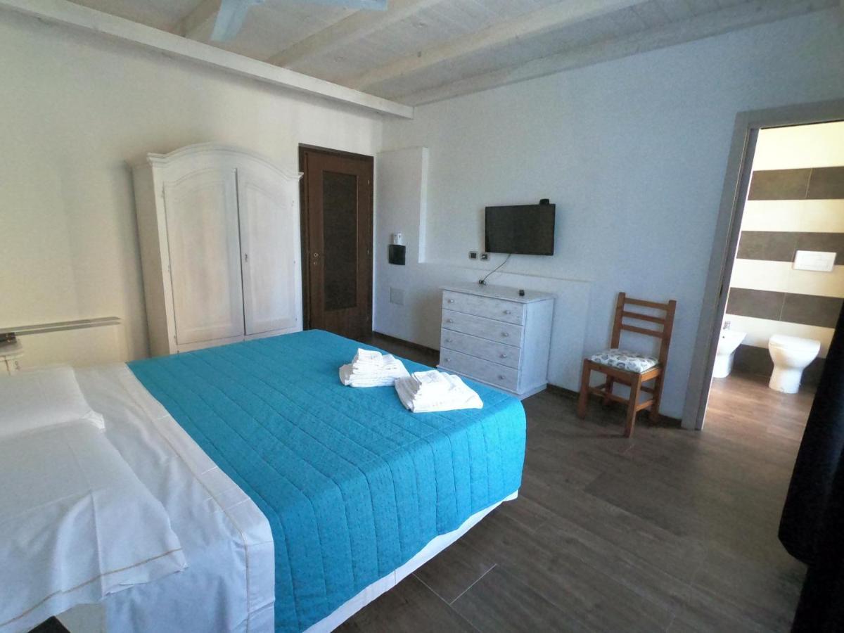 Villa La Conchiglia Rooms Cala Liberotto Exteriör bild