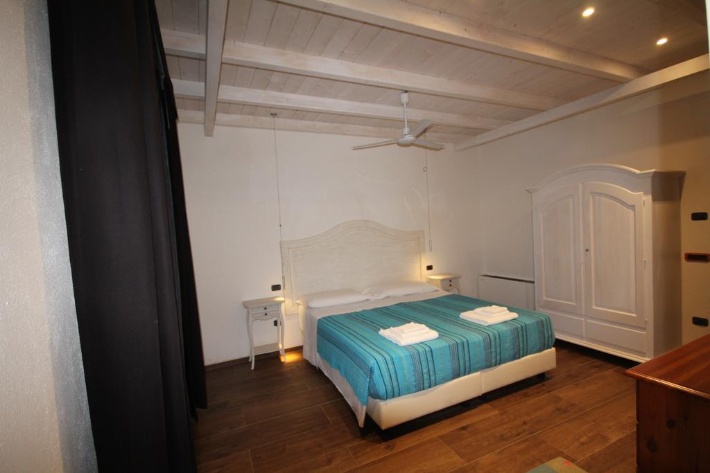 Villa La Conchiglia Rooms Cala Liberotto Exteriör bild
