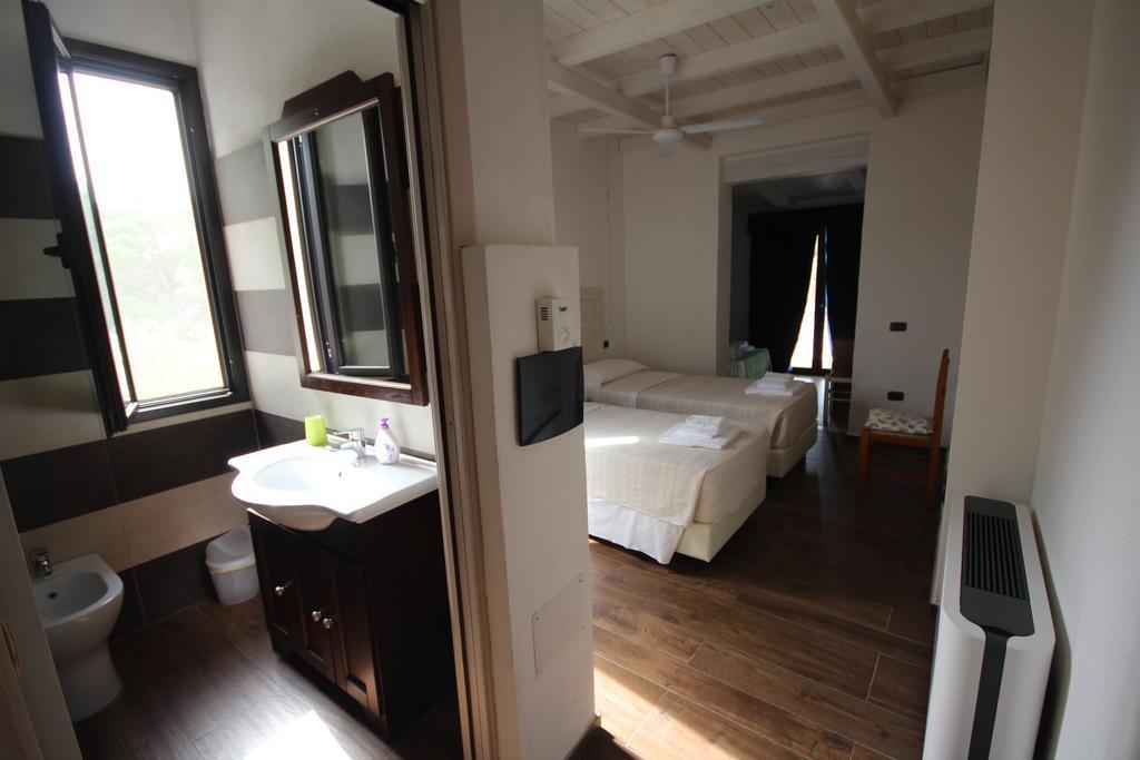 Villa La Conchiglia Rooms Cala Liberotto Exteriör bild