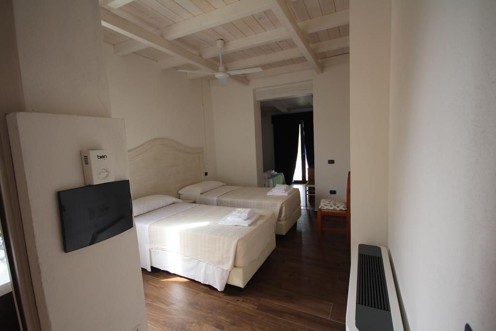 Villa La Conchiglia Rooms Cala Liberotto Exteriör bild