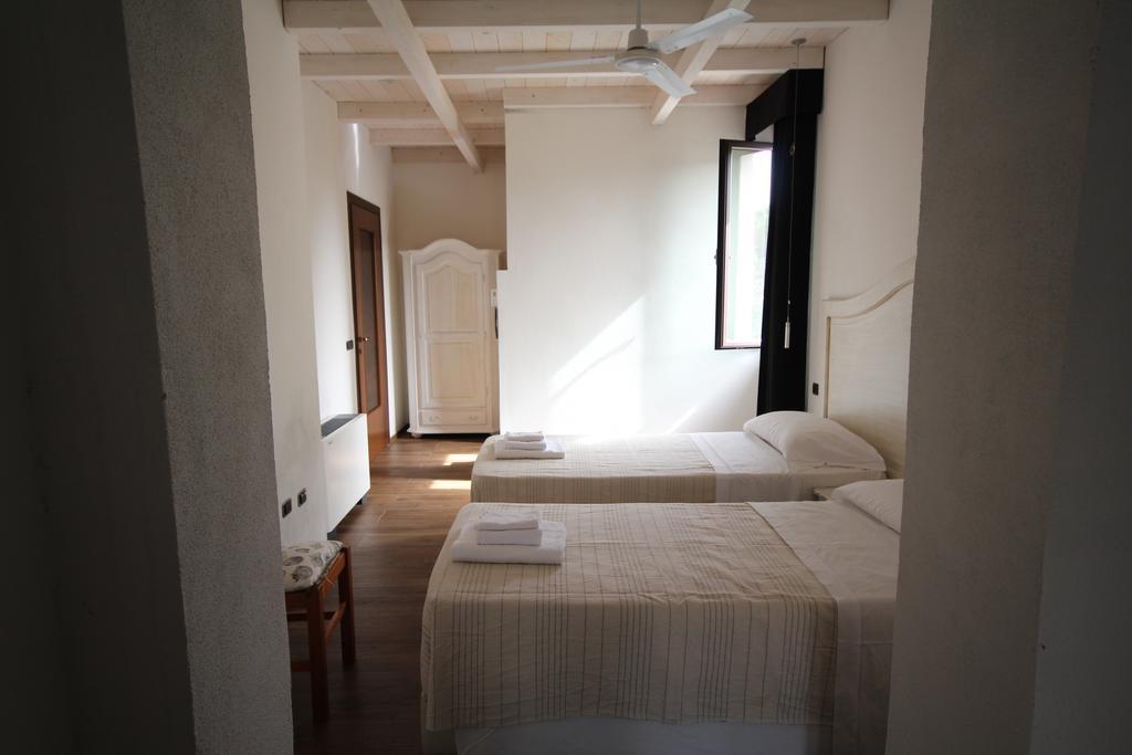 Villa La Conchiglia Rooms Cala Liberotto Exteriör bild